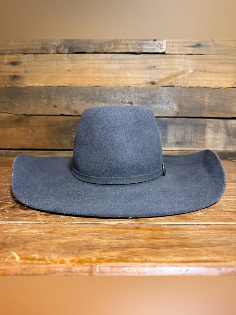 Youth Western Cowboy Hat Gray Felt. Crown is 21” around on the inside. No liner.